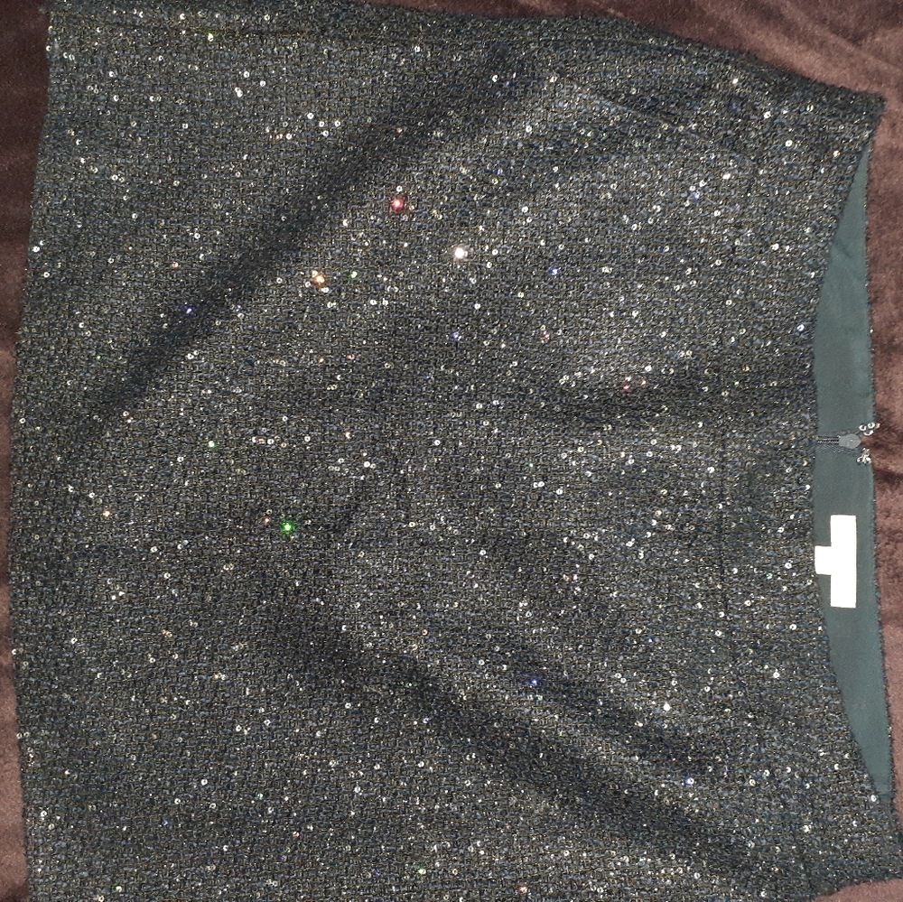Navy blue tweed w/ sequins skirt-with pockets!